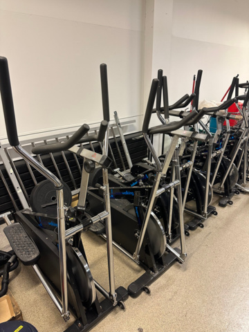 1143889-10 Crosstrainer Indoor Walking, 11 pieces