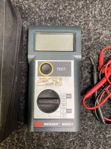 1147936-2 Insulation tester Megger BM221