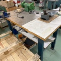 1131804-2 Workbench with vise, table sander and other contents