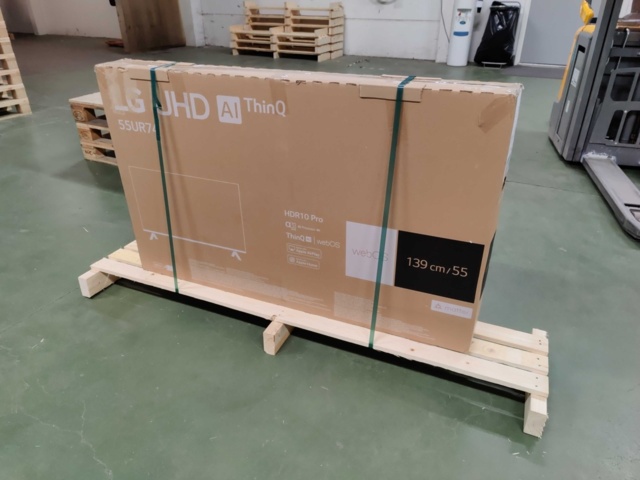 1124399-4 55" 4K UHD LED TV LG 55UR74006LB