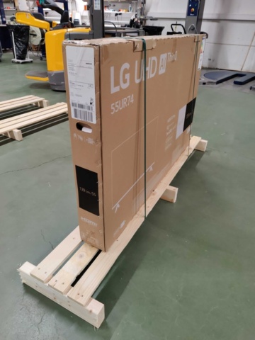 1124399-6 55" 4K UHD LED TV LG 55UR74006LB