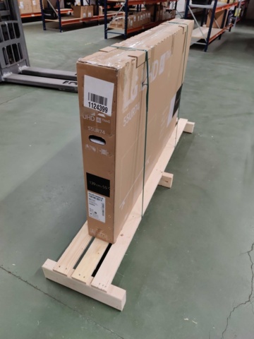 1124399-8 55" 4K UHD LED TV LG 55UR74006LB