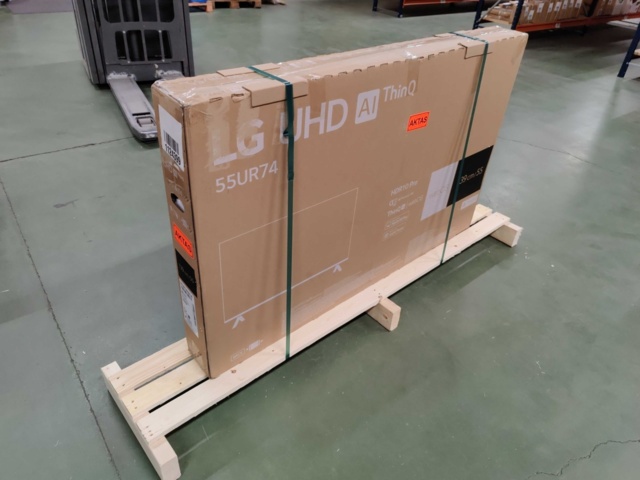 1124399-9 55" 4K UHD LED TV LG 55UR74006LB