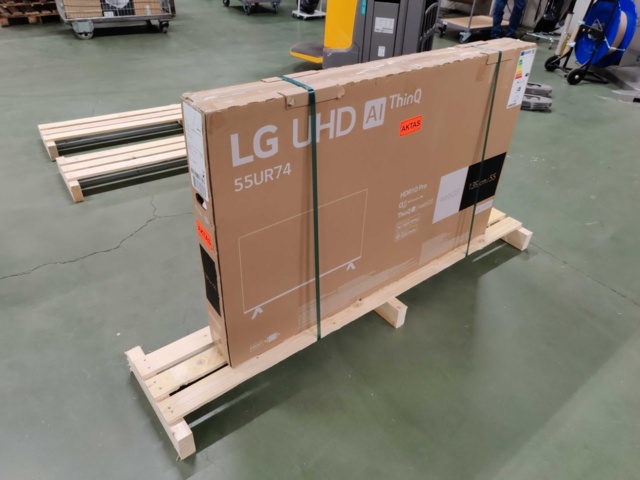 1124399-11 55" 4K UHD LED TV LG 55UR74006LB