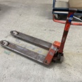 1131838-1 Pallet truck 2T - BT L2000