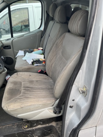 1146536-12 Nissan Primastar 2.0 dCi - 2011