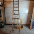 1129852-2 Extension ladder and magazine trolley