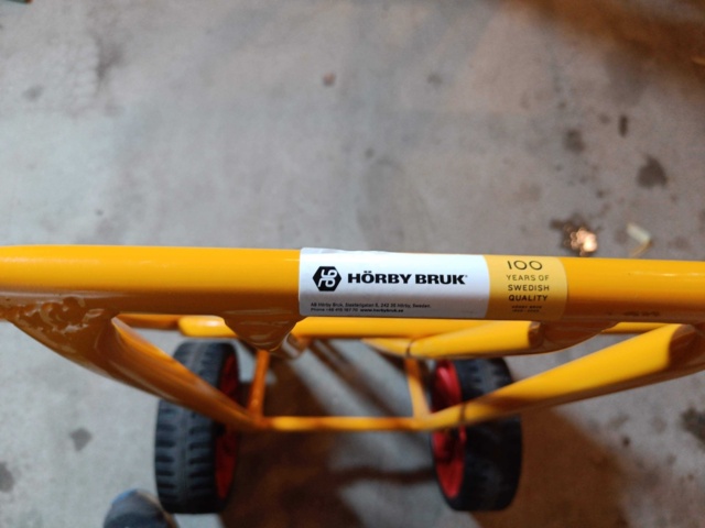 1129852-7 Extension ladder and magazine trolley