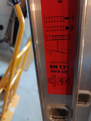 1129852-10 Extension ladder and magazine trolley