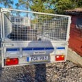 992257-2 Wiola Släpkärra med Galler sidor