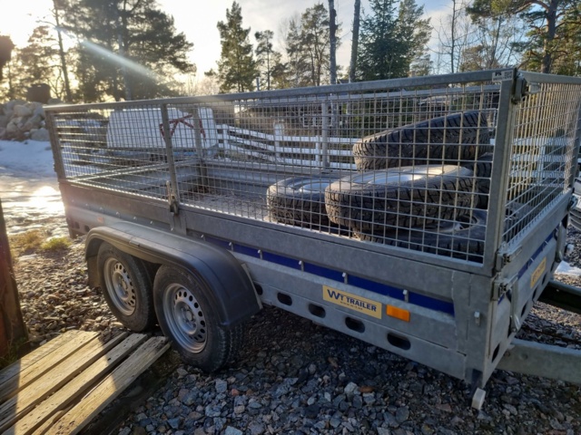 992257-9 Wiola Släpkärra med Galler sidor
