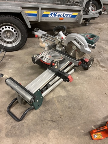 1078602-1 Metabo KGS 254 M Cut & Miter Saw incl. rolling stand KSU 251