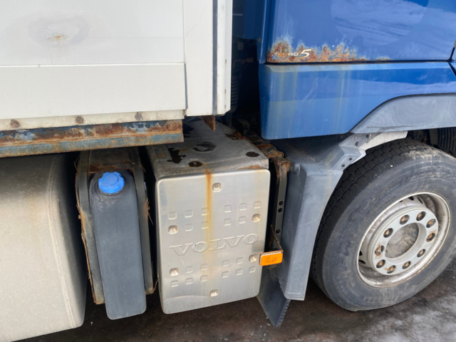 1148824-17 Volvo FH 400 6X2 -2008