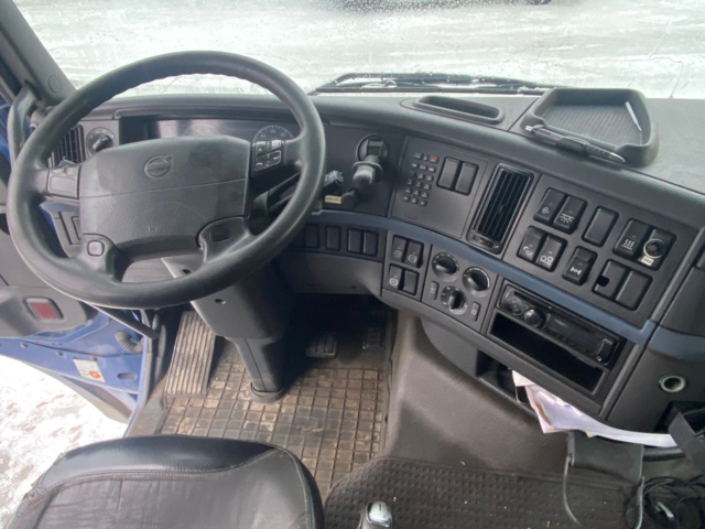 1148824-25 Volvo FH 400 6X2 -2008