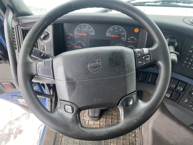 1148824-26 Volvo FH 400 6X2 -2008