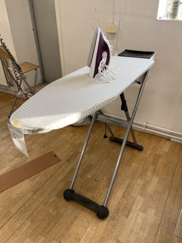 1148352-1 Iron with Board - Bosch CCBD5