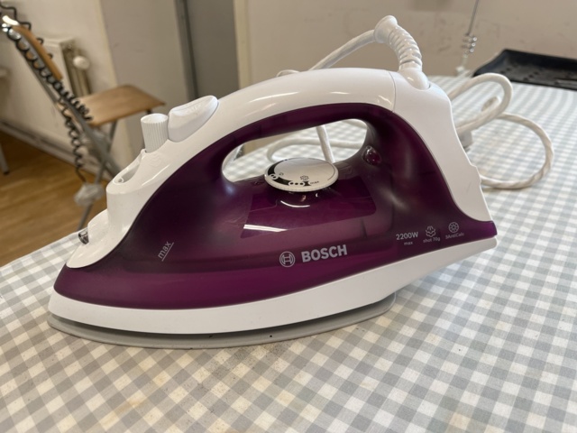 1148352-2 Iron with Board - Bosch CCBD5