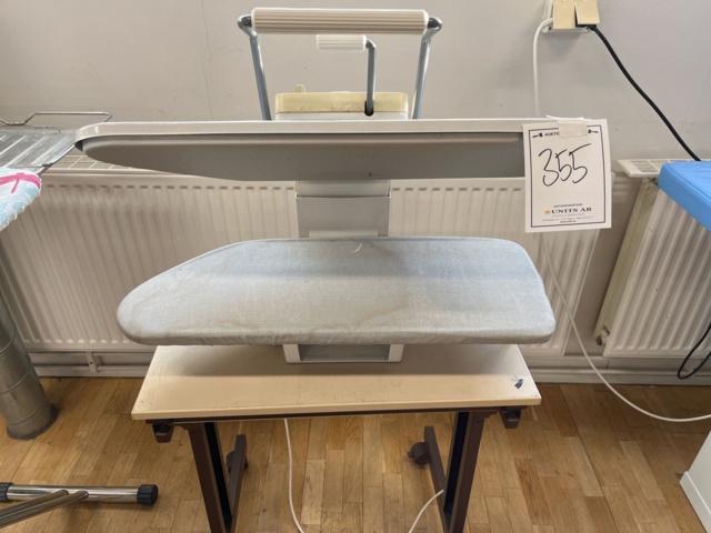 1148355-4 Singer Magic Steam Press 7