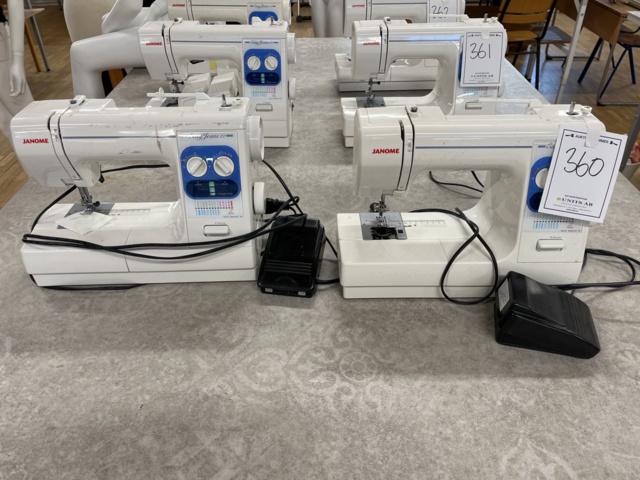 1148360-1 2 sewing machines Janome Easy Jeans 22