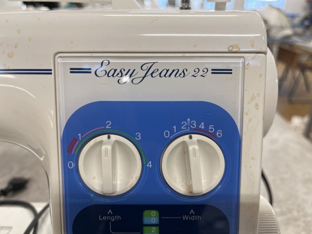 1148360-2 2 sewing machines Janome Easy Jeans 22