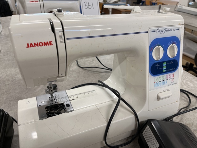 1148360-4 2 sewing machines Janome Easy Jeans 22