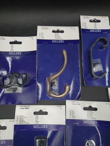 1147833-3 Assortment with hook and hanger - Shipping included