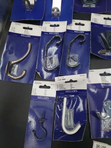 1147833-6 Assortment with hook and hanger - Shipping included