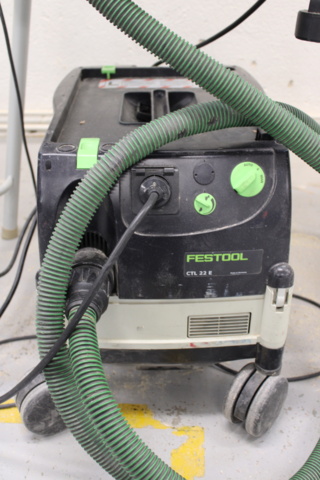1148072-3 Milling table, milling machine and vacuum cleaner