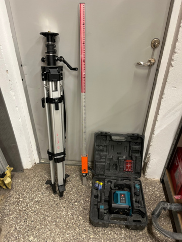 1039819-1 Rotary laser Makita SKR200 incl. stand & measuring stick