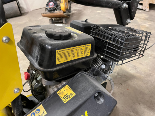 1039824-6 2 pcs Vibrator Stanley 4.8kw and Lumas VP60