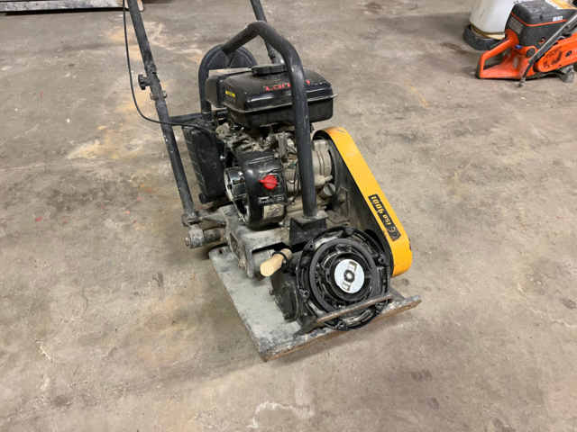 1039824-10 2 pcs Vibrator Stanley 4.8kw and Lumas VP60