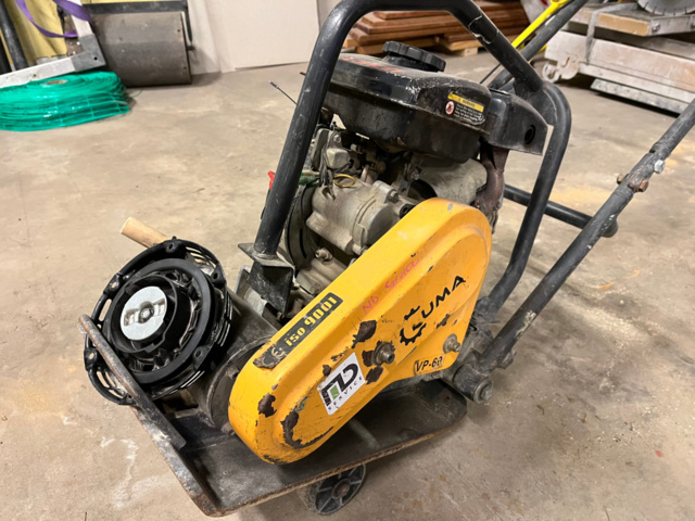 1039824-13 2 pcs Vibrator Stanley 4.8kw and Lumas VP60