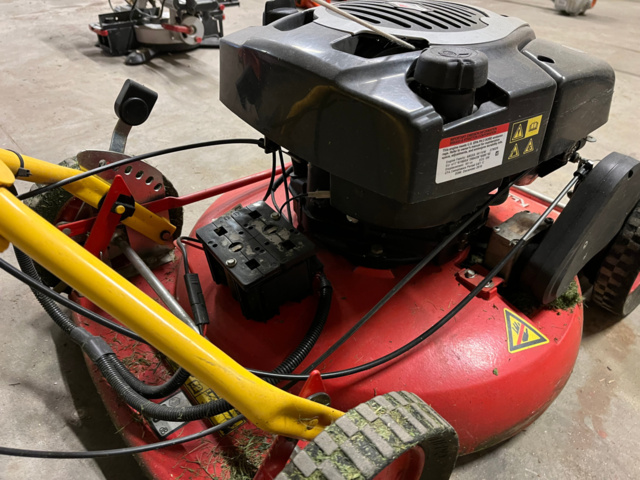 1039828-3 Lawnmower Klippo Comet SE