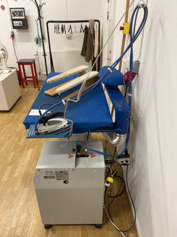 1148380-7 Vacuum ironing board Veit