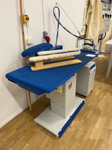 1148380-8 Vacuum ironing board Veit