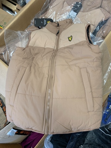 1065463-1 Collection with Clothing / Women's & Men's - Lyle & Scott and more