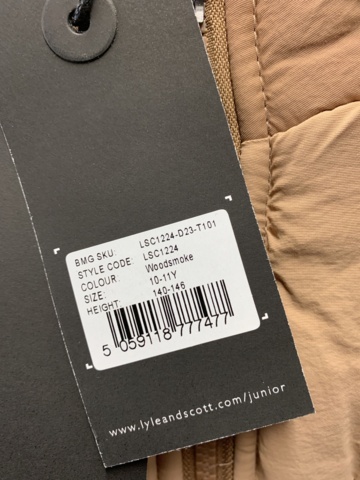 1065463-3 Collection with Clothing / Women's & Men's - Lyle & Scott and more