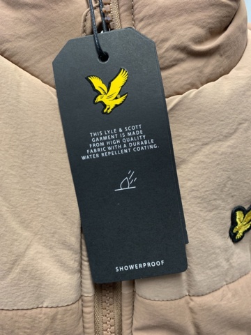 1065463-5 Collection with Clothing / Women's & Men's - Lyle & Scott and more