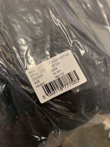 1065463-7 Collection with Clothing / Women's & Men's - Lyle & Scott and more