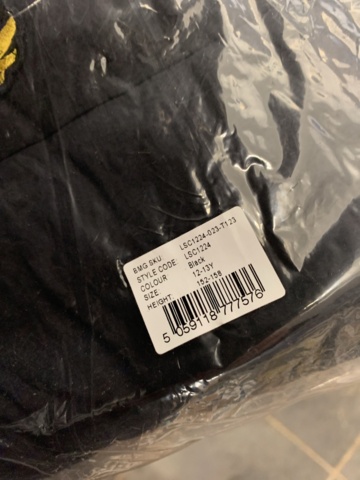 1065463-9 Collection with Clothing / Women's & Men's - Lyle & Scott and more