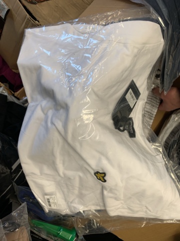 1065463-10 Collection with Clothing / Women's & Men's - Lyle & Scott and more