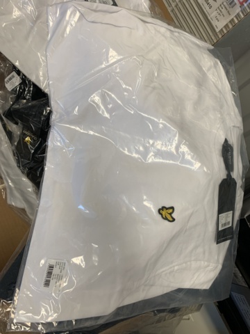 1065463-11 Collection with Clothing / Women's & Men's - Lyle & Scott and more