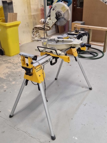 1148432-1 Miter saw Makita LS1013 with table Dewalt