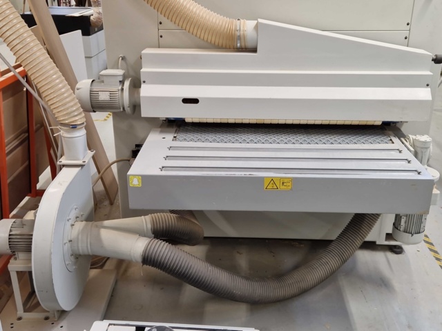 1148433-3 Broad band plaster Viet Challenge 211