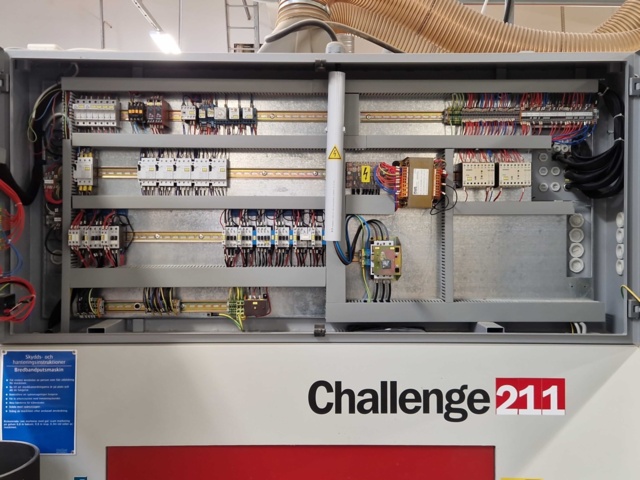 1148433-7 Broad band plaster Viet Challenge 211