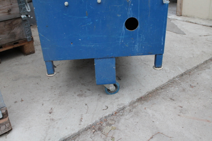 1142044-5 Workbench on wheels