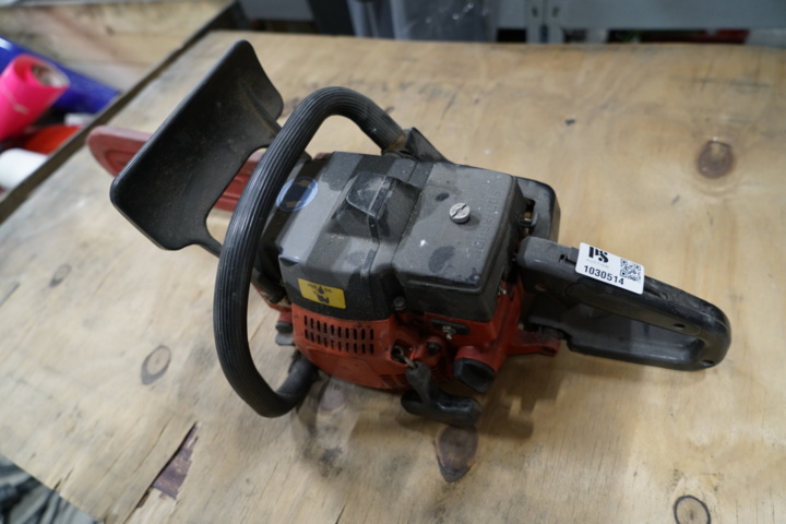 1030314-2 Chainsaw Jonsered 435