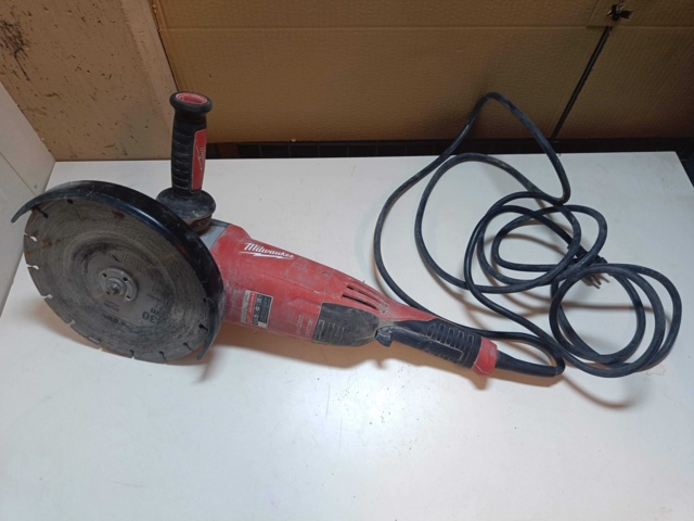 1129845-1 Angle grinder Milwaukee AGV 22-230 E