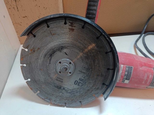 1129845-2 Angle grinder Milwaukee AGV 22-230 E