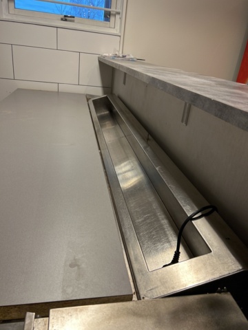 1051655-7 Cooling bench with 3 doors, cooling trough & accessories - Kema